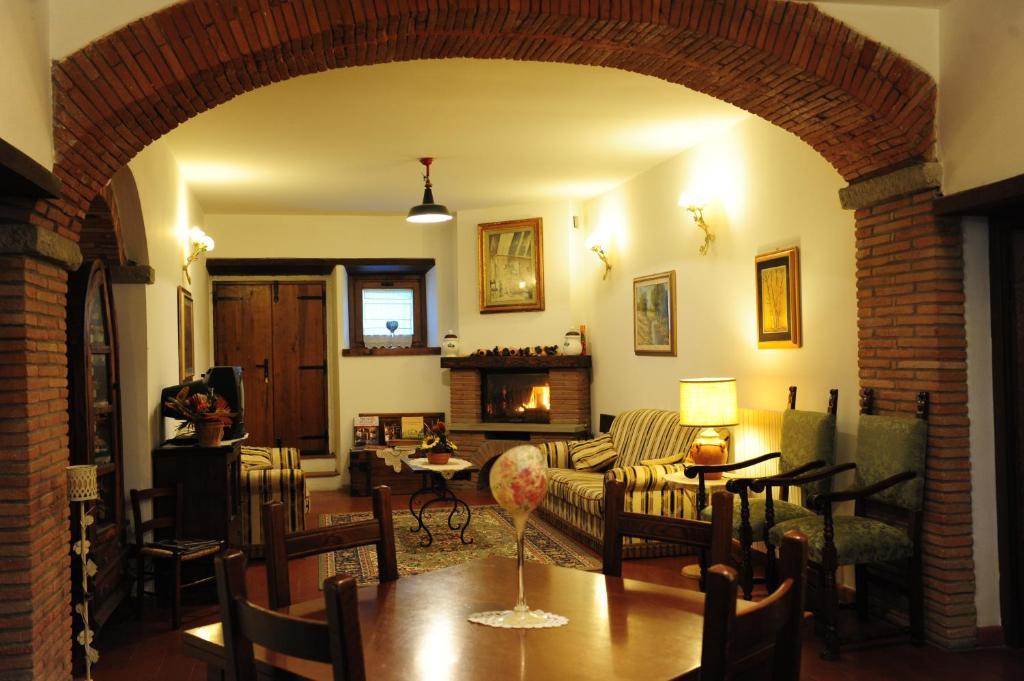 Agriturismo Il Sasso Ангьяри Экстерьер фото
